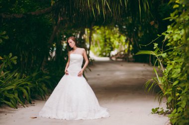 Avuç içi bir adada güzel gelin