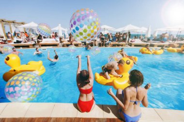 Odessa, Ukrayna, 08-26-2017:Active su parti büyük mavi swi