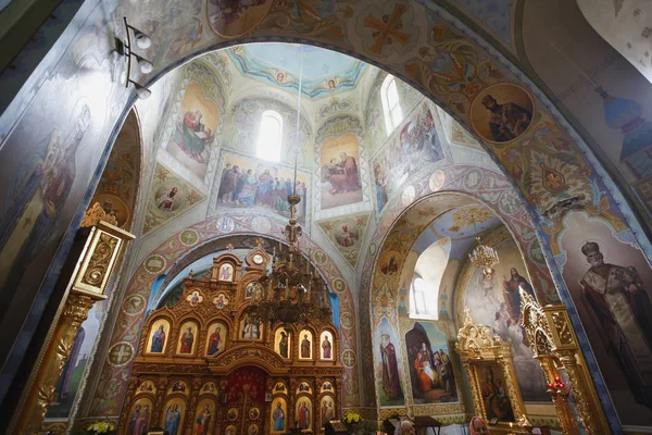 Odessa, Ukraine, 09-03-2017: Wedding in the Orthodox Church. Gene — стоковое фото