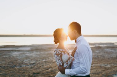 Güzel düğün photosession. Bir bla yakışıklı tıraşsız damat