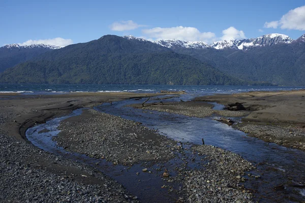 Lago Yelcho in Patagonia — Zdjęcie stockowe