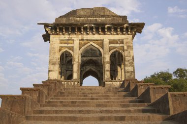 Antik Hint tapınağının manzaralı görüntüsü 