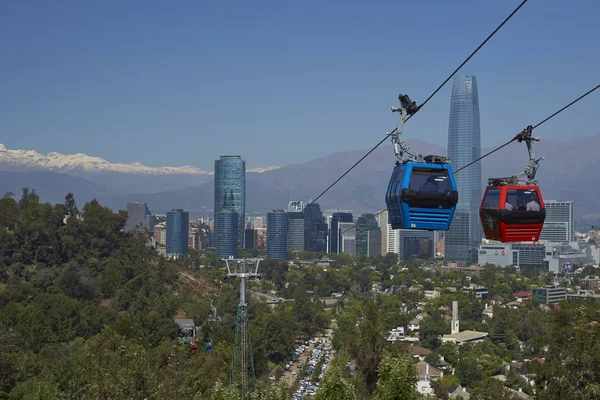 Kabelbaan op Cerro San Cristobal in Santiago — Stockfoto
