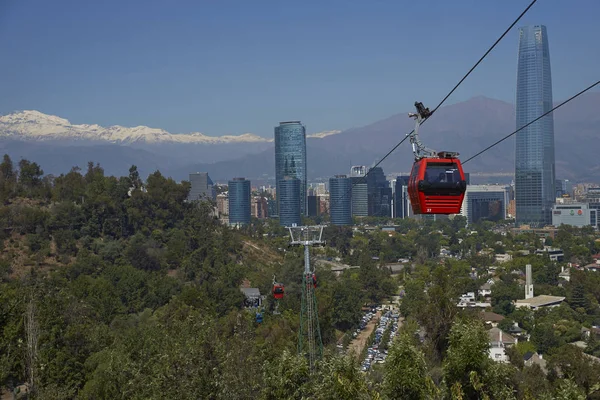 Kabelbaan op Cerro San Cristobal in Santiago — Stockfoto