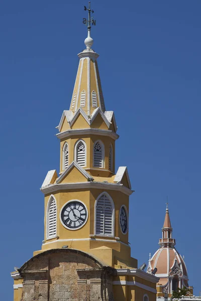 Historické věži s hodinami v Cartagena — Stock fotografie