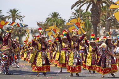 Tinkus dans grubu Arica, Chile bölgesindeki gerçekleştirme