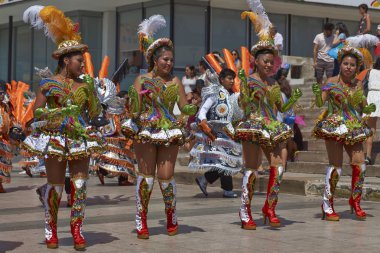 Morenada Arica, Chile içinde performans dansçılar