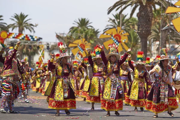Tinkus dans grubu Arica, Chile bölgesindeki gerçekleştirme — Stok fotoğraf