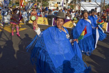 Morenada dansçılar Arica karnavalında