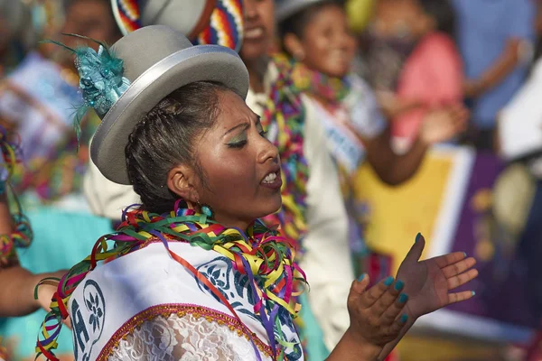 Pueblo-Tänzerin beim Karneval in Arica — Stockfoto