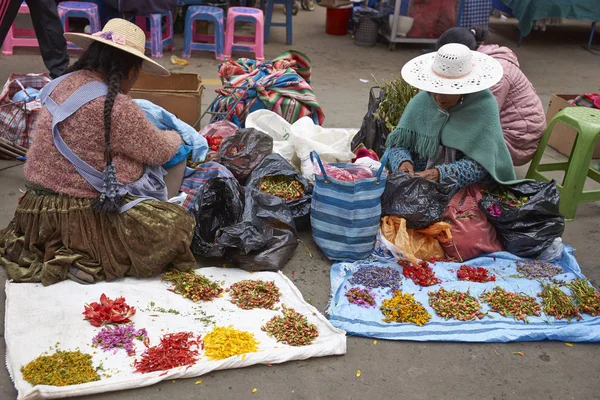 Gatan marknaden i Oruro, Bolivia — Stockfoto