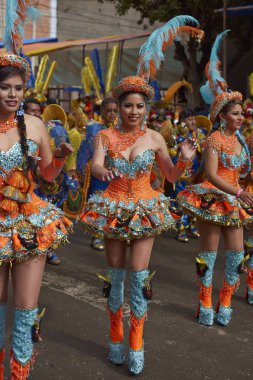 Morenada dansçılar: Oruro karnavalında