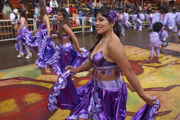 Bailarines coloridos en el Carnaval de Oruro —  Fotos de Stock