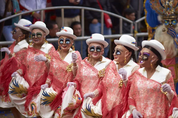 Dançarinos mascarados no Carnaval de Oruro — Fotografia de Stock