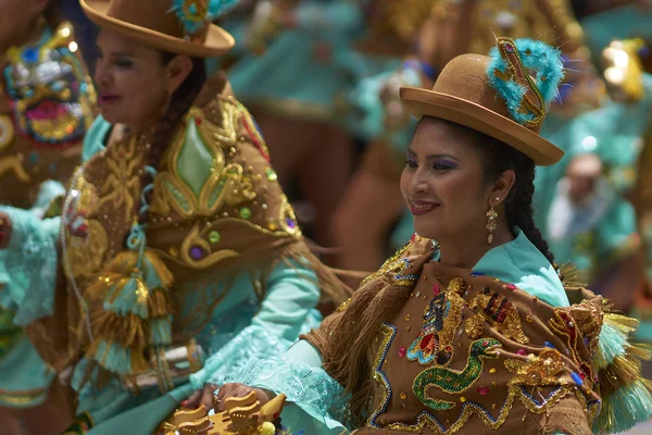 Bailarines de Morenada en el Carnaval de Oruro — Foto de Stock