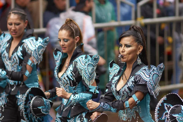 Bailarines caporales en el Carnaval de Oruro — Foto de Stock
