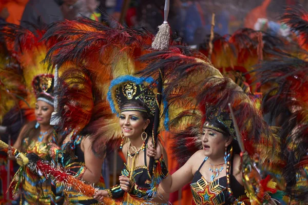 Tobas танцюристи в Оруро карнавал — стокове фото
