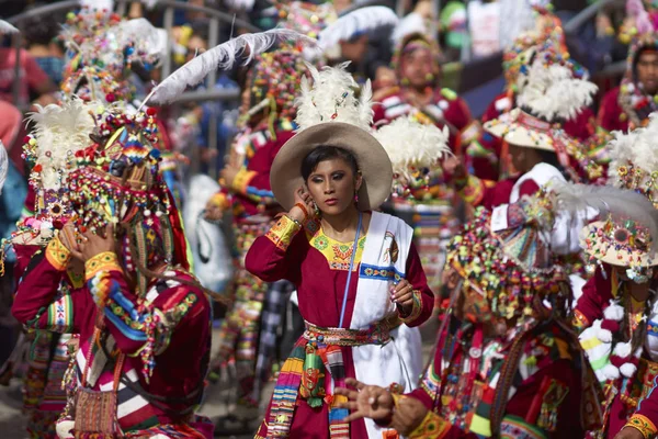 Grupo de dança Tinkus no Carnaval de Oruro — Fotografia de Stock