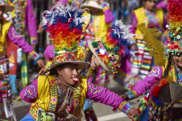 Grupo de dança Tinkus no Carnaval de Oruro — Fotografia de Stock