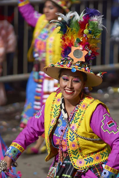 Oruro karnavalında Tinkus dansçı — Stok fotoğraf