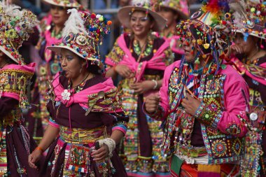 Tinkus dans grubu: Oruro karnavalda gerçekleştirme