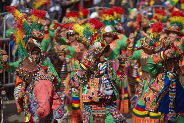 Gruppo di danza Tinkus al Carnevale di Oruro — Foto Stock