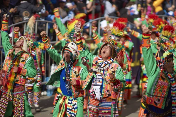 Tinkus néptánccsoport, a Oruro karnevál — Stock Fotó
