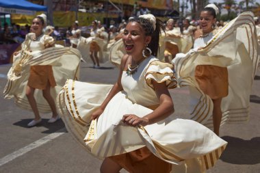 Arica karnavalında dansçılar