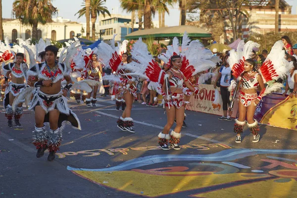 Tobas dance group at the Arica Carnival — Stock Photo, Image