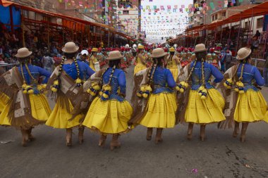 Morenada dans grubu: Oruro karnavalında