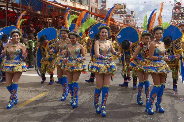 Ομάδα χορού Morenada στο Oruro Καρναβάλι — Φωτογραφία Αρχείου