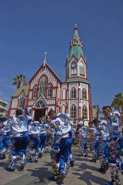 Bailarines caporales en el Carnaval de Arica — Foto de Stock