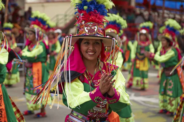 Tinkus танцюристи в Оруро карнавал — стокове фото