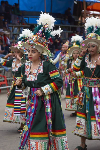 Tinkus dansers op het carnaval van Oruro — Stockfoto