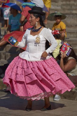 Eylem Morenada dansçı