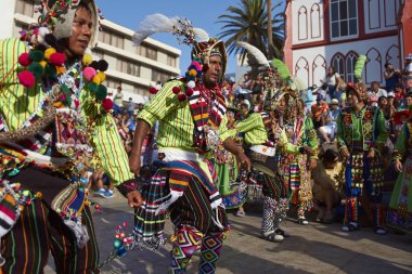 Tinkus dans grubu Arica, Chile bölgesindeki gerçekleştirme