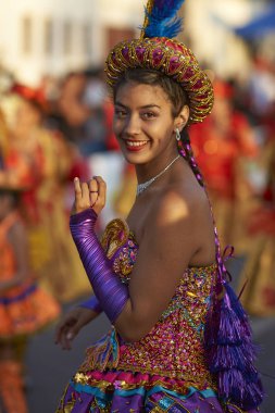 Morenada dansçı Arica karnavalında