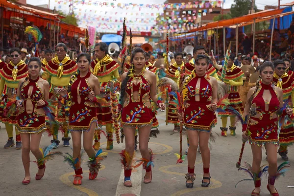 Grupo de dança do tabaco no Carnaval de Oruro — Fotografia de Stock