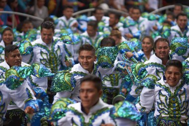 Caporales dansçılar: Oruro karnavalında