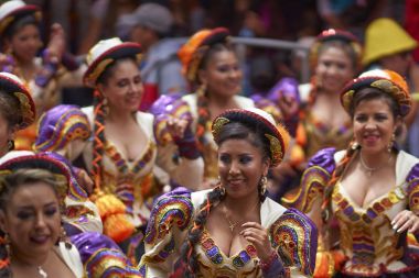 Caporales dansçılar: Oruro karnavalında