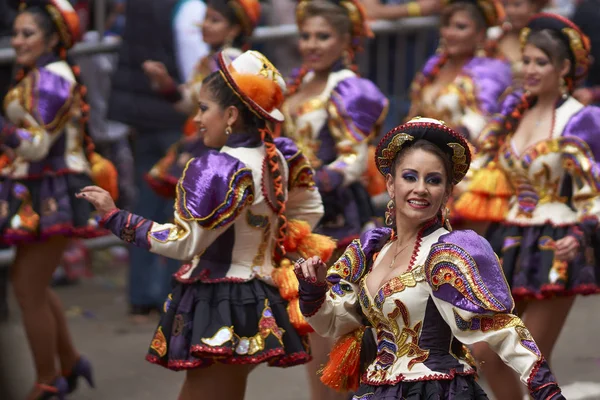 Caporales a táncosok a Oruro karnevál — Stock Fotó