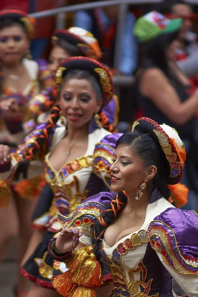Caporales 舞者在奥鲁罗狂欢节 — 图库照片