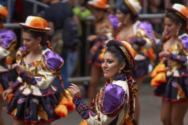 Caporales a táncosok a Oruro karnevál — Stock Fotó