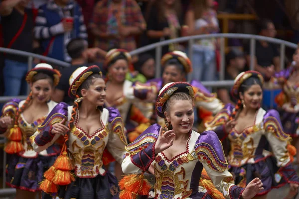 Caporales a táncosok a Oruro karnevál — Stock Fotó
