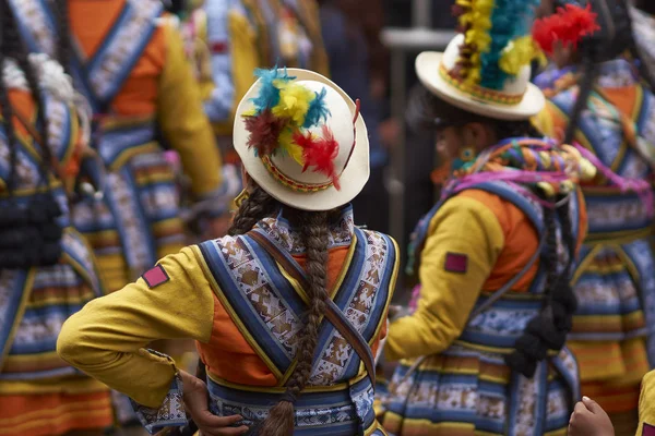 Grupo de dança popular no Carnaval de Oruro — Fotografia de Stock
