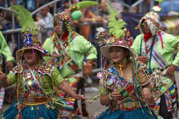 Танцевальная группа Тинкус на карнавале Оруро — стоковое фото