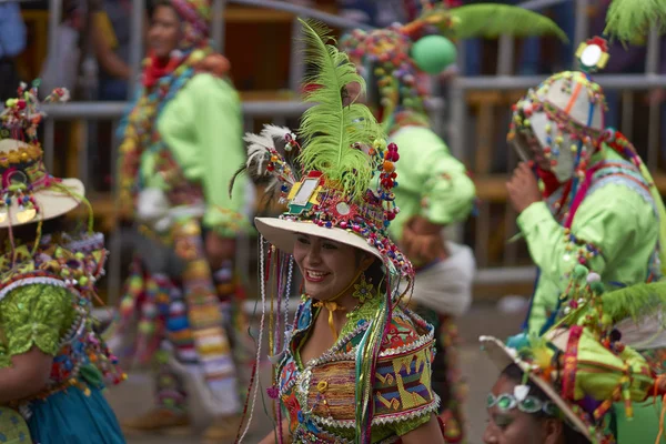 Grupo de dança Tinkus no Carnaval de Oruro — Fotografia de Stock