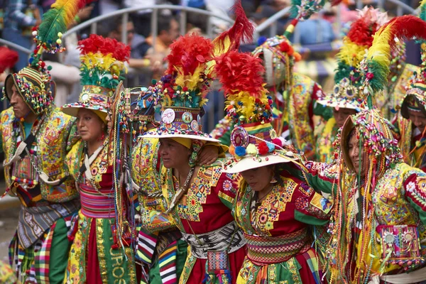 Grupo de danza Tinkus en el Carnaval de Oruro —  Fotos de Stock