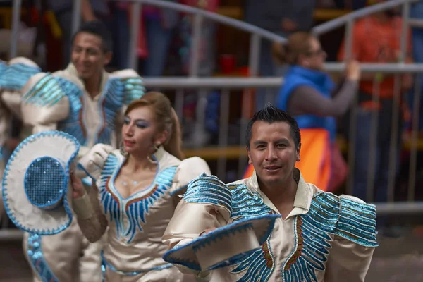 オルロのカーニバルで Caporales ダンス グループ — ストック写真