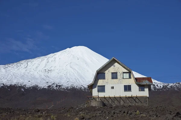 Estación de esquí en Volcán Antuco, Chile . — Foto de Stock